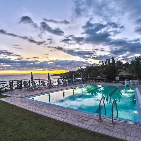 아파트 Loukas On The Waves *