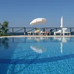 Apartment Loukas On The Waves *