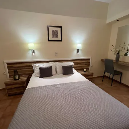 Loukas On The Waves * Tragaki