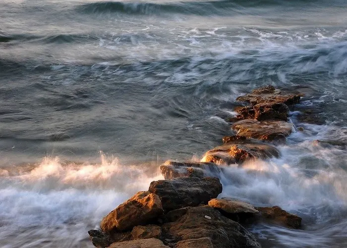 Loukas On The Waves 公寓 *